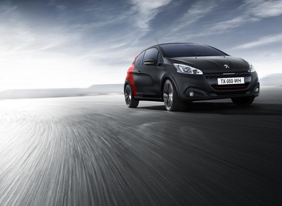  Peugeot 208 GTi by Peugeot Sport 2015 года  (фото 4 из 6)